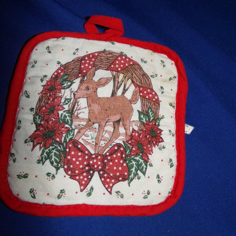 Vintage Red & White Christmas  Deer in Wreath Pot Holder - 100% Cotton